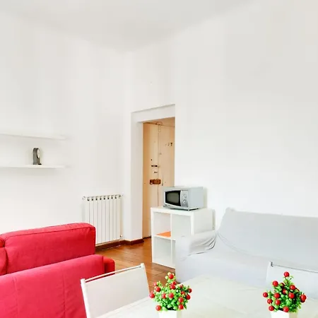 Guesthost - Migliarina Cozy Appartement La Spezia
